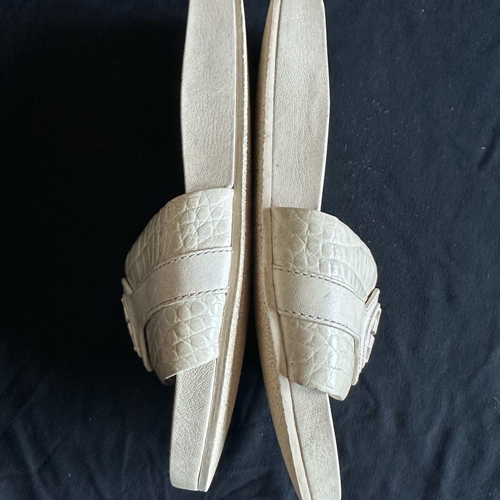 Tory Burch Carson Women's Beige Croc-Embossed Slide Sandals size 9 - Picture 13 of 16